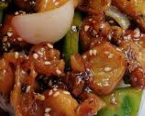 Sautéed Chicken With Black Pepper 黑椒鸡丁